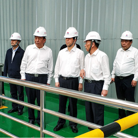 原河南省委副書(shū)記、省長(zhǎng)陳潤(rùn)兒到公司參觀指導(dǎo)